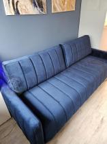 Aranżacja: Granatowa welurowa sofa kanapa z funkcją spania Molly 226x101 cm Riviera 81