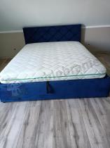 Aranżacja: Granatowe łóżko tapicerowane 160x200 Carlos II