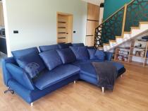 Aranżacja: Granatowy narożnik Monte z funkcją spania w stylu skandynawskim 283x181 cm prawostronny