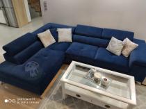 Aranżacja: Granatowy welurowy matowy narożnik z regulowanymi zagłówkami Eridano 275x202 cm Matt Velvet 79 lewy