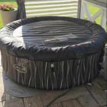 Aranżacja: Jacuzzi BESTWAY 60059 Lay Z Spa Luxe AirJet Hollywood 196x196x66cm