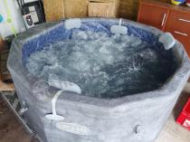 Aranżacja: Jacuzzi BESTWAY Lay Z Spa Therma Core AirJet Carrara 170x170x65cm 6001V