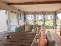Aranżacja: Jasne meble tarasowe metalowe z sofami 175cm i wysokim stołem Sodor Grande - Cream Polywood
