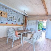 Aranżacja: Jasne meble tarasowe metalowe z sofami 175cm i wysokim stołem Sodor Grande - Cream Polywood