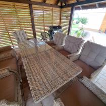 Aranżacja: Jasne technorattanowe meble obiadowe na taras - stół 220cm + 8 foteli Laritto - Beige