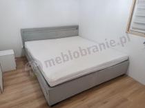 Aranżacja: Jasnoszare łóżko tapicerowane LED z zagłówkiem 180x200 cm