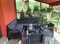 Aranżacja: Kanapa narożna z fotelami Corfu Relax Duo grafitowy