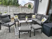 Aranżacja: Komplet ogrodowy metalowy z narożnikiem, fotelem i pufami - Doros Corner XL - Dark Grey