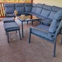 Aranżacja: Komplet ogrodowy metalowy z narożnikiem, fotelem i pufami - Doros Corner XL - Dark Grey