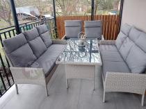 Aranżacja: Komplet z technorattanu z wysokimi oparciami i stołem obiadowym Lirata Grande Grey