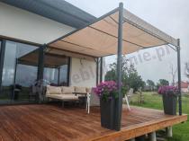 Aranżacja: Kremowa pergola tarasowa Horn 3x4 z roletą