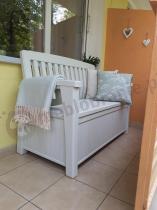 Aranżacja: Ławka ze schowkiem Keter Patio Storage Bench White