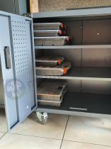 Aranżacja: Mała szafka garażowa na narzędzia na kółkach - Werk 900 x 800 x 420 mm