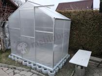 Aranżacja: Mała szklarnia z aluminium i poliwęglanu 130x190cm