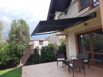 Aranżacja: Markiza tarasowa 300x250 z półkasetą Lea - Grafit