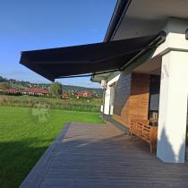 Aranżacja: Markiza tarasowa 450x300 Lea grafitowa - aluminium
