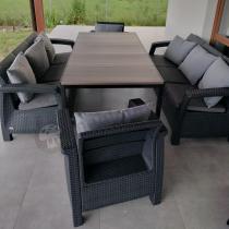 Aranżacja: Meble ogrodowe dla 8 osób, 2 sofy, 2 fotele, stół 200cm z drewnianym blatem Meblobranie CFM Plus grafit + poduszki na