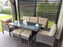 Aranżacja: Meble ogrodowe z sofą 175cm, wysokim stołem, fotelami i pufami Perata Dining Brown
