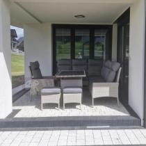 Aranżacja: Meble technorattanowe narożne ze stołem 120x70cm, pufami i fotelem Lirata Corner - Light Grey