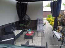 Aranżacja: Metalowa pergola na taras 3x4 z zasłonami i moskitierą Nefir 2.0 - Antracite