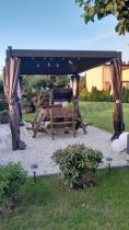 Aranżacja: Metalowa pergola na taras 3x4 z zasłonami i moskitierą Nefir 2.0 - Antracite