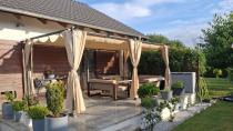 Aranżacja: Metalowa pergola na taras z zasłonami bocznymi Niro 3x5,5 - Cream