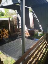 Aranżacja: Metalowa pergola tarasowa z roletami Simi 3x3m Grafit