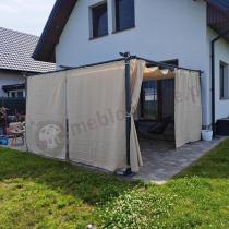 Aranżacja: Metalowa pergola tarasowa z zasłonami 4x4 Niro - Cream