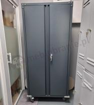 Aranżacja: Metalowa szafa gospodarcza z drążkiem Deto 1800 x 800 x 410 mm