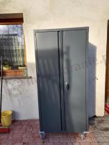 Aranżacja: Metalowa szafa gospodarcza z drążkiem Deto 1800 x 800 x 410 mm