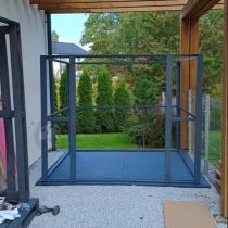 Aranżacja: Metalowa szopa na narzędzia ogrodowe Nittel Plus 240x240 cm - drzwi na zawiasach - Antracite A16