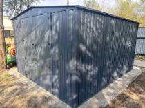 Aranżacja: Metalowa szopa ogrodowa Hartt Plus 300x360x205cm drzwi na zawiasach - Antracyt A16