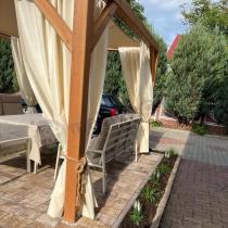 Aranżacja: Metalowe meble na taras dla 8 osób z sofami 175cm i wysokim stołem Doros Grande - Cream