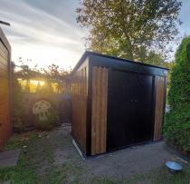 Aranżacja: Metalowy domek na narzędzia Nittel 240x180x205 cm - imitacja drewna