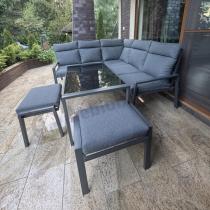 Aranżacja: Metalowy narożnik na taras z pufami o stołem 120cm Doros Corner - Dark Grey