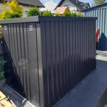 Aranżacja: Metalowy schowek na 3 rowery Varsat 133x222x151
