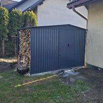 Aranżacja: Mocna szopa ogrodowa z drewutnią Wartt Plus z drzwiami na zawiasach 300x240x200cm - Antracite A16