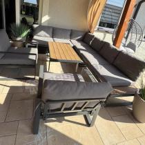 Aranżacja: Modułowe meble tarasowe z ławą i dwoma fotelami Panaon Grey Teak