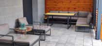 Aranżacja: Narożnik modułowy 280x220cm ze stołem obiadowym i 2 fotelami Panaon GW