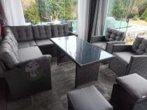 Aranżacja: Narożnik ogrodowy z technorattanu z 2 fotelami + pufy z pikowanymi poduszkami Cofete Anthracite