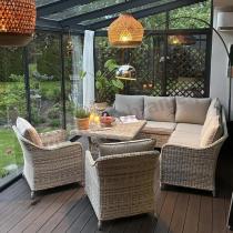 Aranżacja: Narożnik tarasowy 207x207cm ze stołem obiadowym 95x95cm i fotelami Novici - Beige