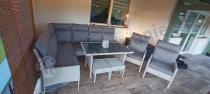 Aranżacja: Narożnik technorattan ze stołem 120x70cm, dwoma fotelami i pufami Lirata Corner Light Grey