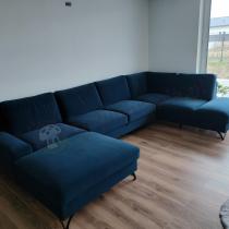 Aranżacja: Narożnik welurowy w kształcie U granatowy Flavio U 367x214cm prawy