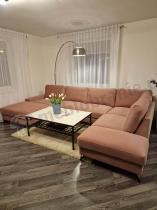 Aranżacja: Narożnik welurowy w kształcie U różowy Flavio U 367x214cm prawy