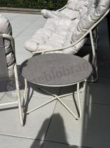 Aranżacja: Nowoczesne meble na mały taras z sofą loveseat i stolikiem dla 4 osób - Aurea Cream