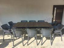 Aranżacja: Nowoczesne meble obiadowe dla 10 osób do ogrodu Portis ze stołem 200cm i blatem w kolorze drewna