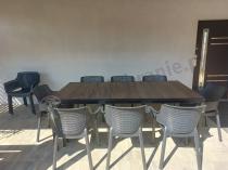 Aranżacja: Nowoczesne meble obiadowe dla 10 osób do ogrodu Portis ze stołem 200cm i blatem w kolorze drewna