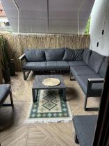 Aranżacja: OUTLET - Mały narożnik na taras 201x201cm i 2 pufy Montery grafitowy