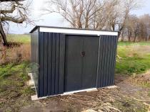 Aranżacja: OUTLET - Metalowy domek na narzędzia ze świetlikiem Kaggen 261x241cm - Antracyt
