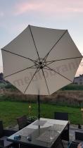 Aranżacja: Parasol ogrodowy na wysięgniku Lado 300